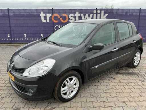 2008 - Renault - Clio - 1.6-16V Dynamique S - Passenger car