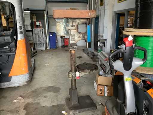 Ma?in? de g?urit coloan? Volman