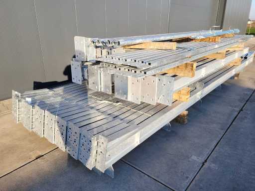 Construc?ii din o?el (14x40 m) (560 m2) - 2025