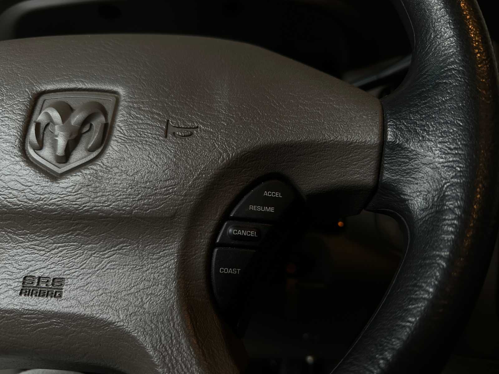 Dodge Ram 1500 4.7l V8 magnum 243pk 2002, VSZ-46-Z