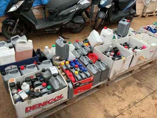 Partij diverse Restanten Smeermiddelen