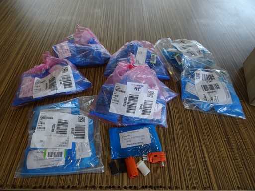 Amphenol - 8.0 Surlok Plus EMI RA - Connector plug (28x)