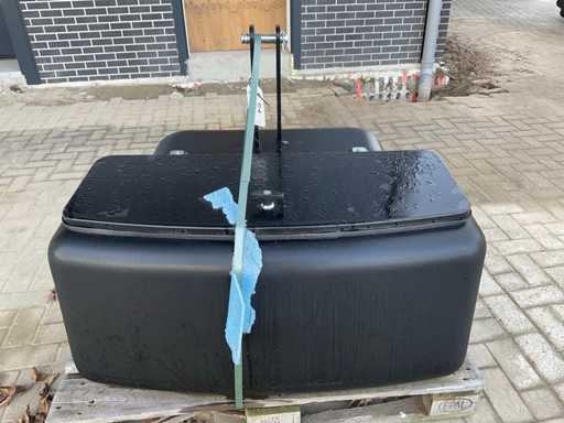 Front weight, "900kg"