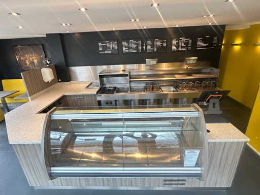 Kiremko - Complete bakwand met koeltoonbank