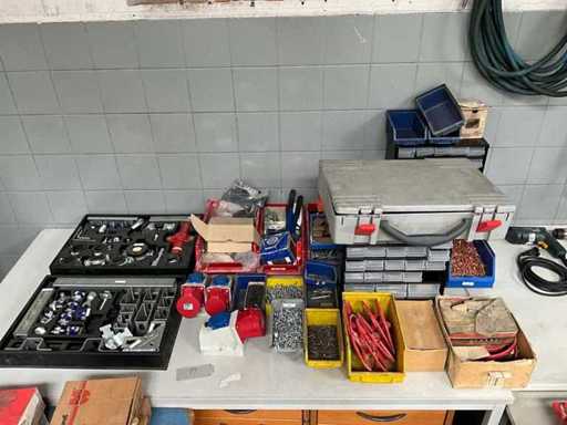 Batch of fasteners
