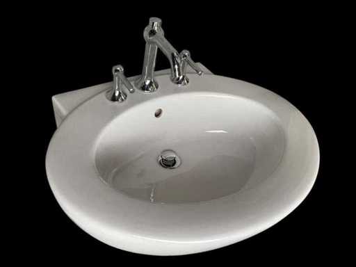 Villeroy & Boch-Waschbecken mit Axor-Starck-Wasserhahn 69x56 cm
