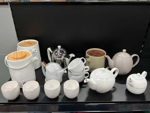 Bredemeijer Various crockery & teapots