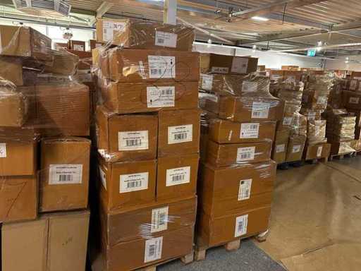 Décoration de fête, valeur au détail 2 200 €