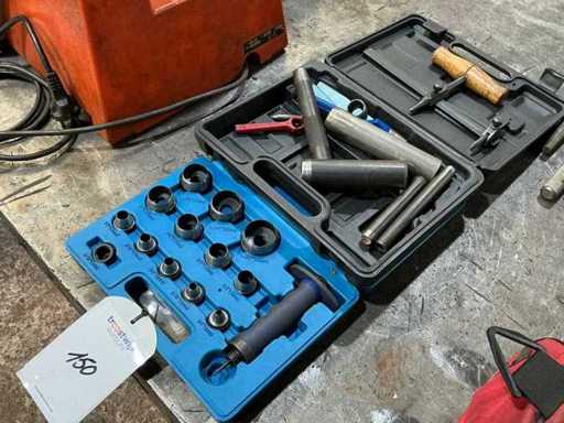 Hollow punch set and gasket cutter