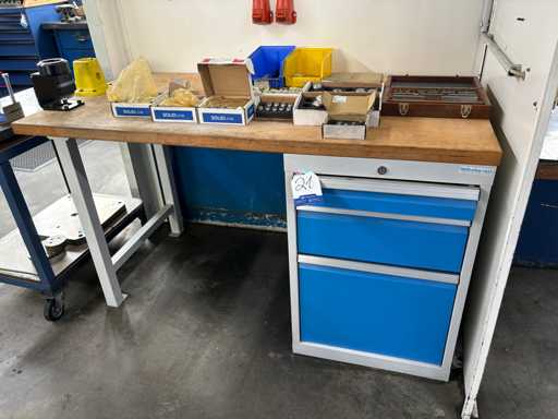 BEDRUNKA + HIRTH  Werkbank mit Inhalt 