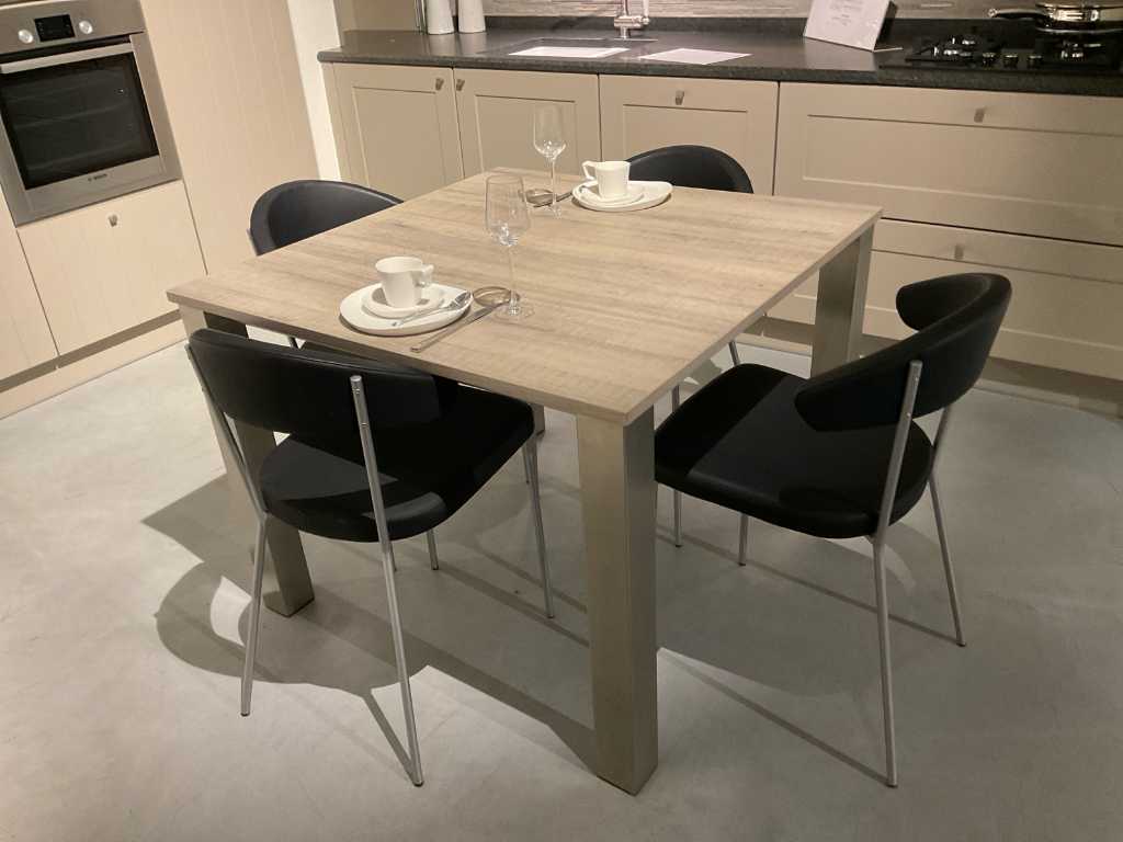 keukentafel met stoelen