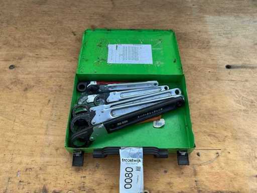 Cheie pentru piulițe de uniune cu clichet, cheie