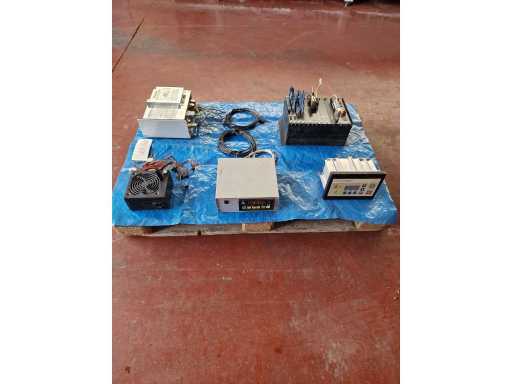 Beaucoup de composants électroniques