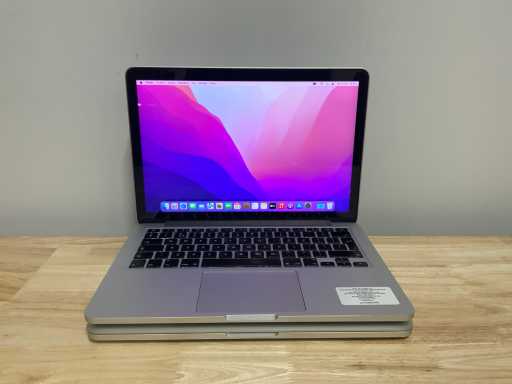 Apple MACBook Pro A1502 Laptop (2x)