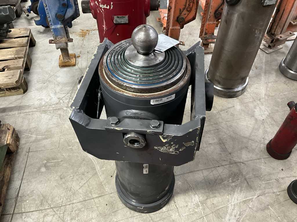 Binotto 7-stage tipping cylinder