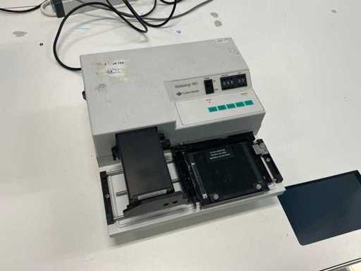 Sistemul de dozare a lichidului Labsystems Multidrop 384