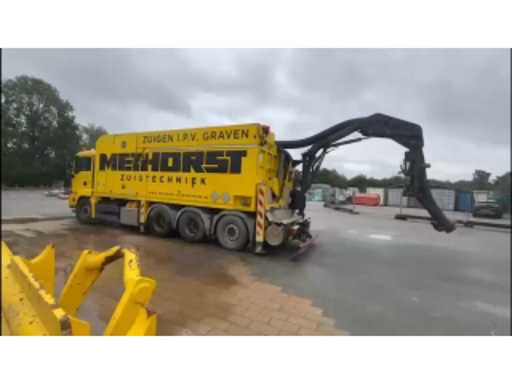 daf41de1-1e4e-41b0-b4b8-071b7a12949f.mp4