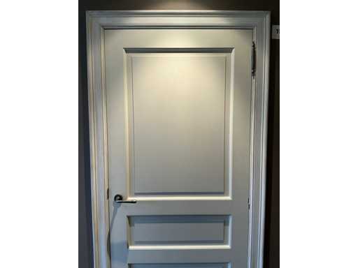 Porte intérieure en bois massif