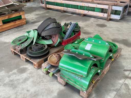 Diverse maaidorser onderdelen