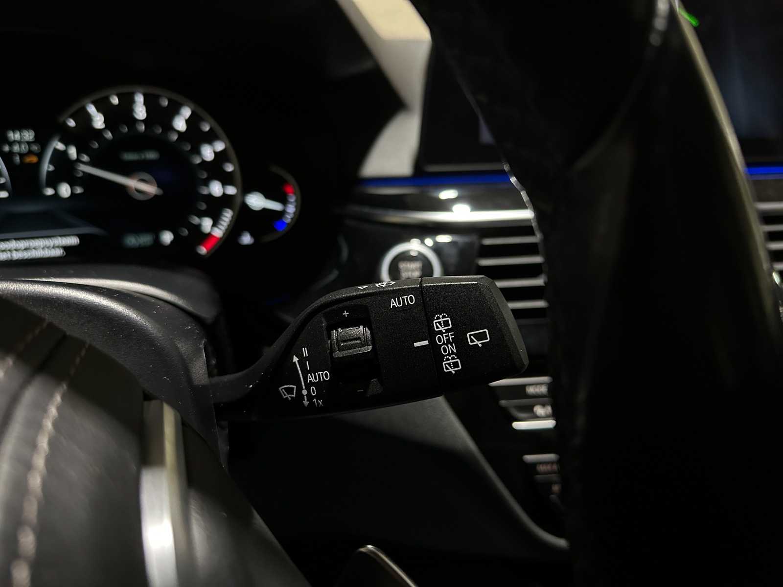 BMW 520i Touring High Executive Sport-Line 5-serie 184pk 2019, XG-208-V