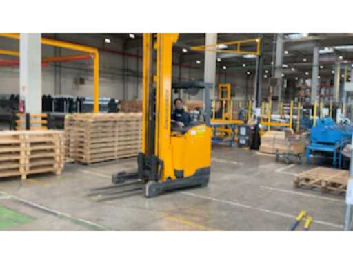 8eb56ad5-019d-42c3-a5f6-962bbc588bf6.mp4