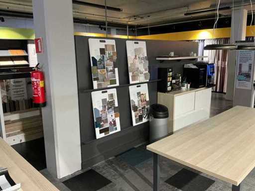 Drewniana szafka kawowa