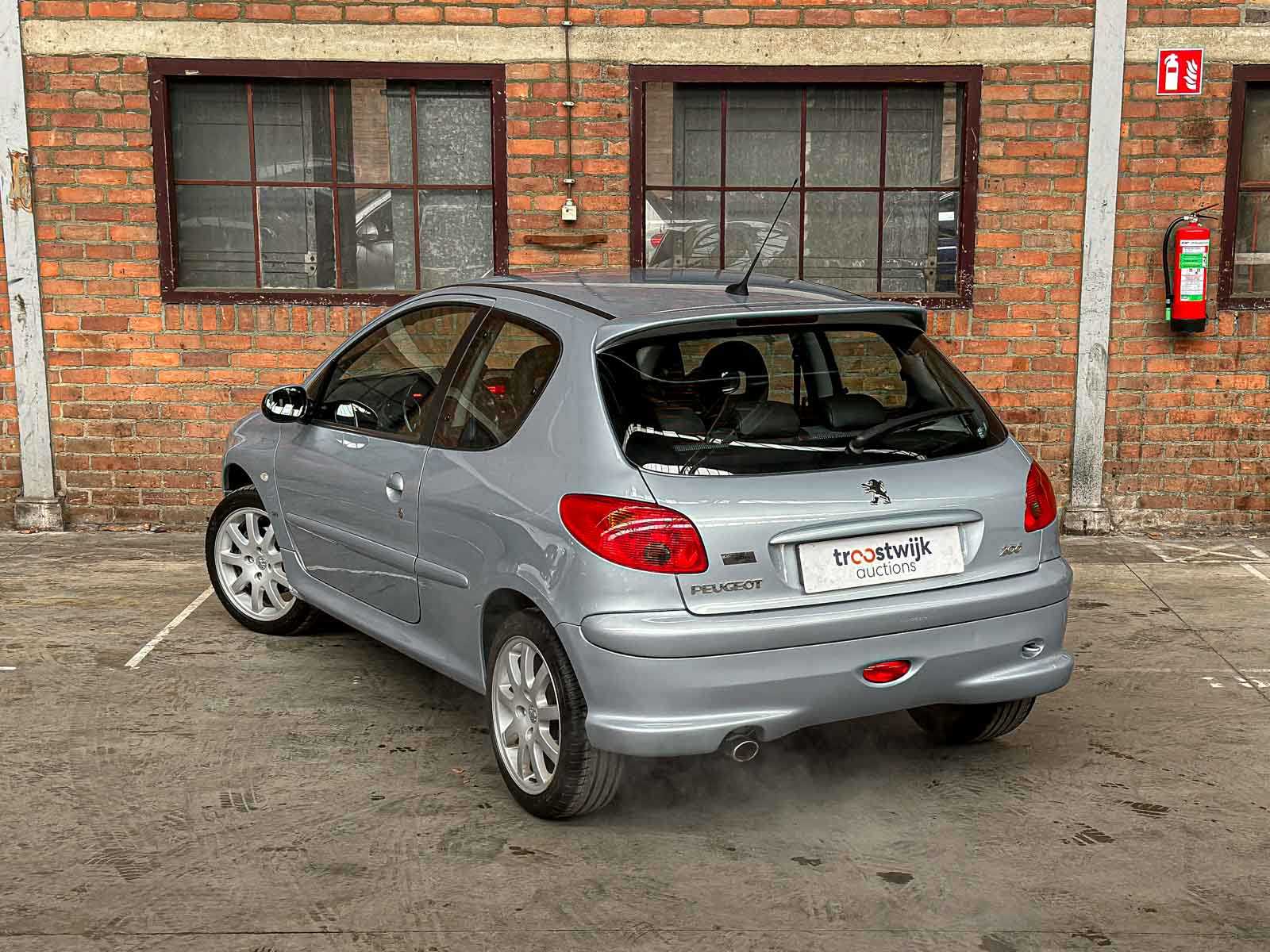 Peugeot 206 2.0-16V GTI 134pk 2004, 33-NS-VN