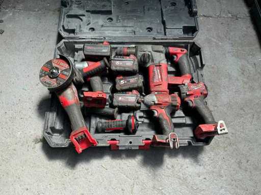Le groupe de Milwaukee restaure l’outil de batterie