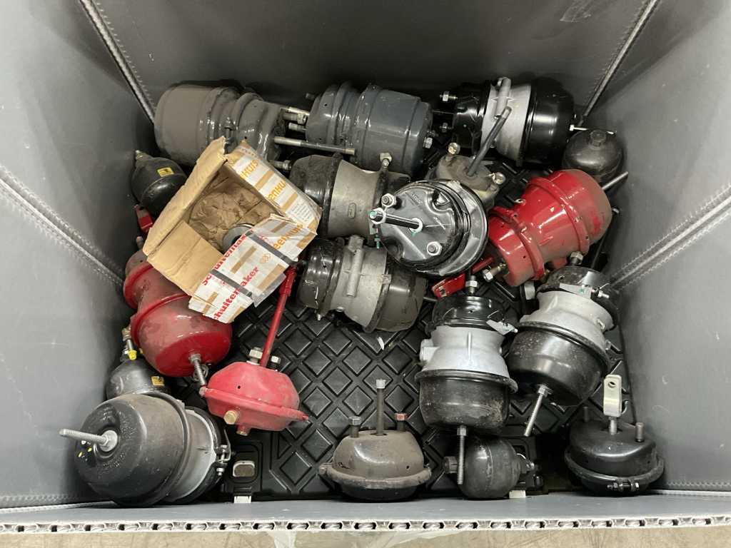 Batch of Wabco Truck parts