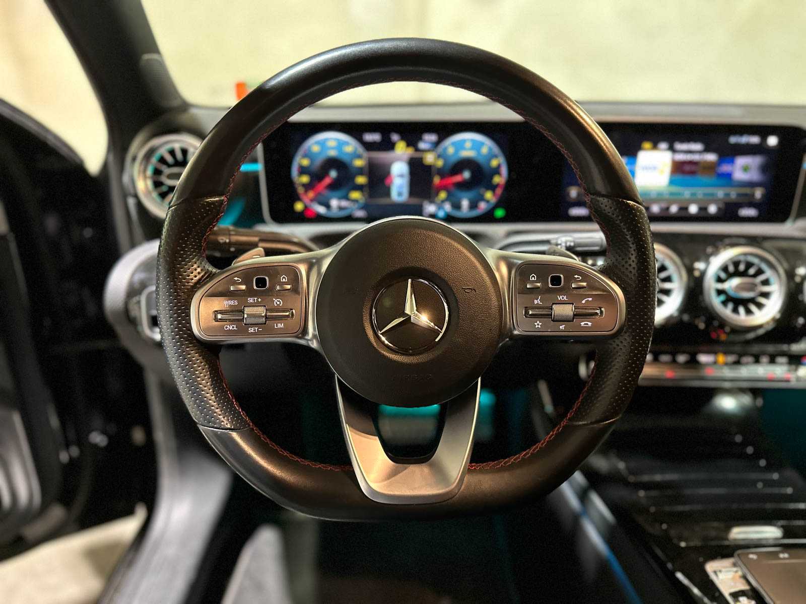 Mercedes-Benz A200 Business Solution AMG A-klasse 163pk 2020 (Origineel-NL), J-049-DZ