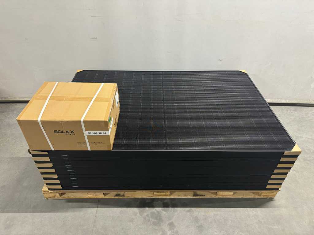 Set aus 14 komplett schwarzen Solarmodulen (420 Wp) mit Solax 5.0 Wechselrichter (3-phasig)