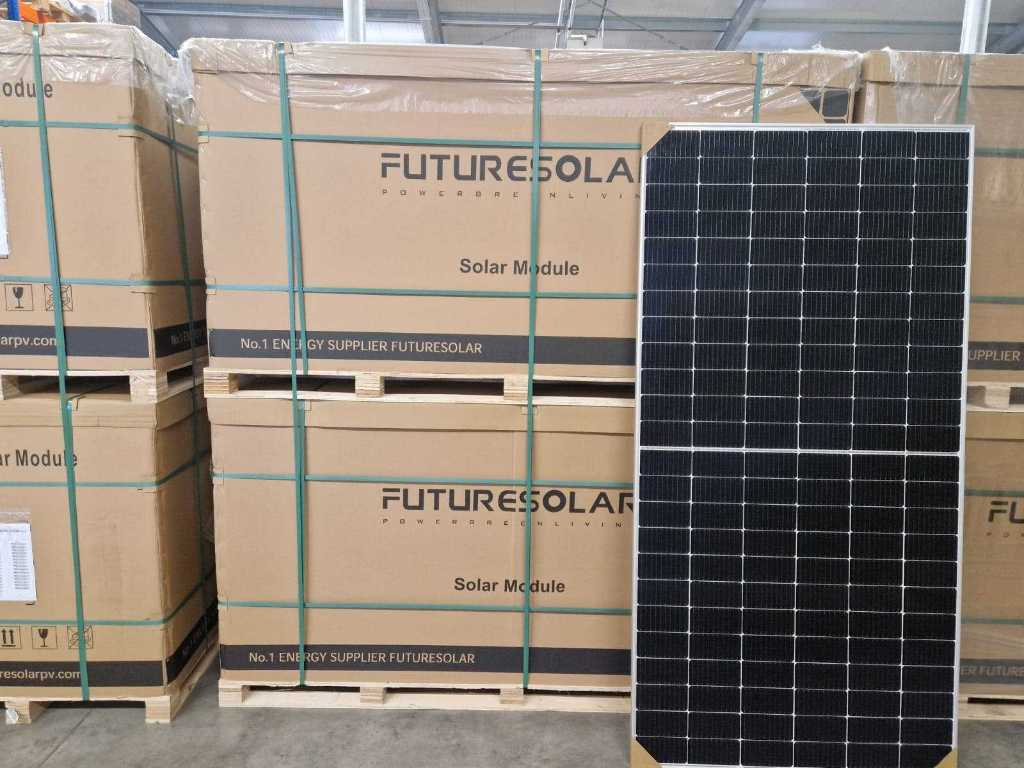 FutureSolar Monofacial 550W Photovoltaic Modules NEW & OVP 2 Pallets