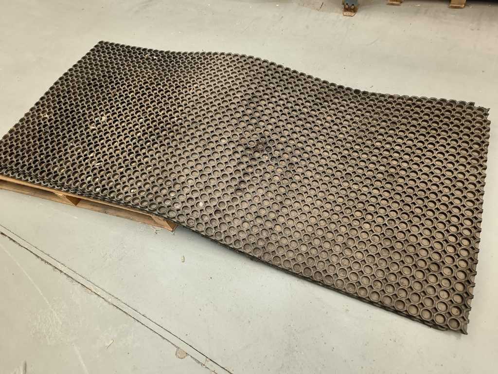 Batch of rubber mats