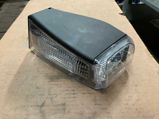 Speaker Light left case construction