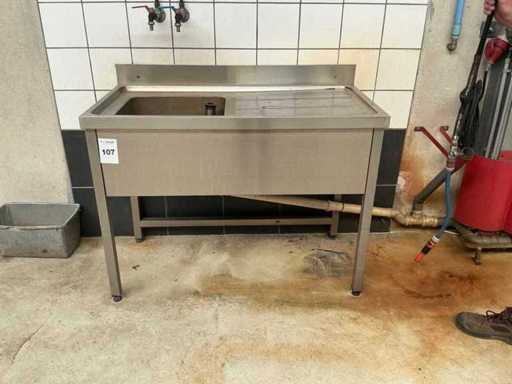 Stainless steel sink