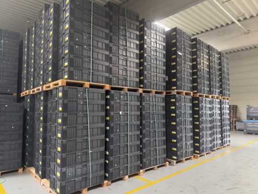   Beaucoup de boîtes en plastique