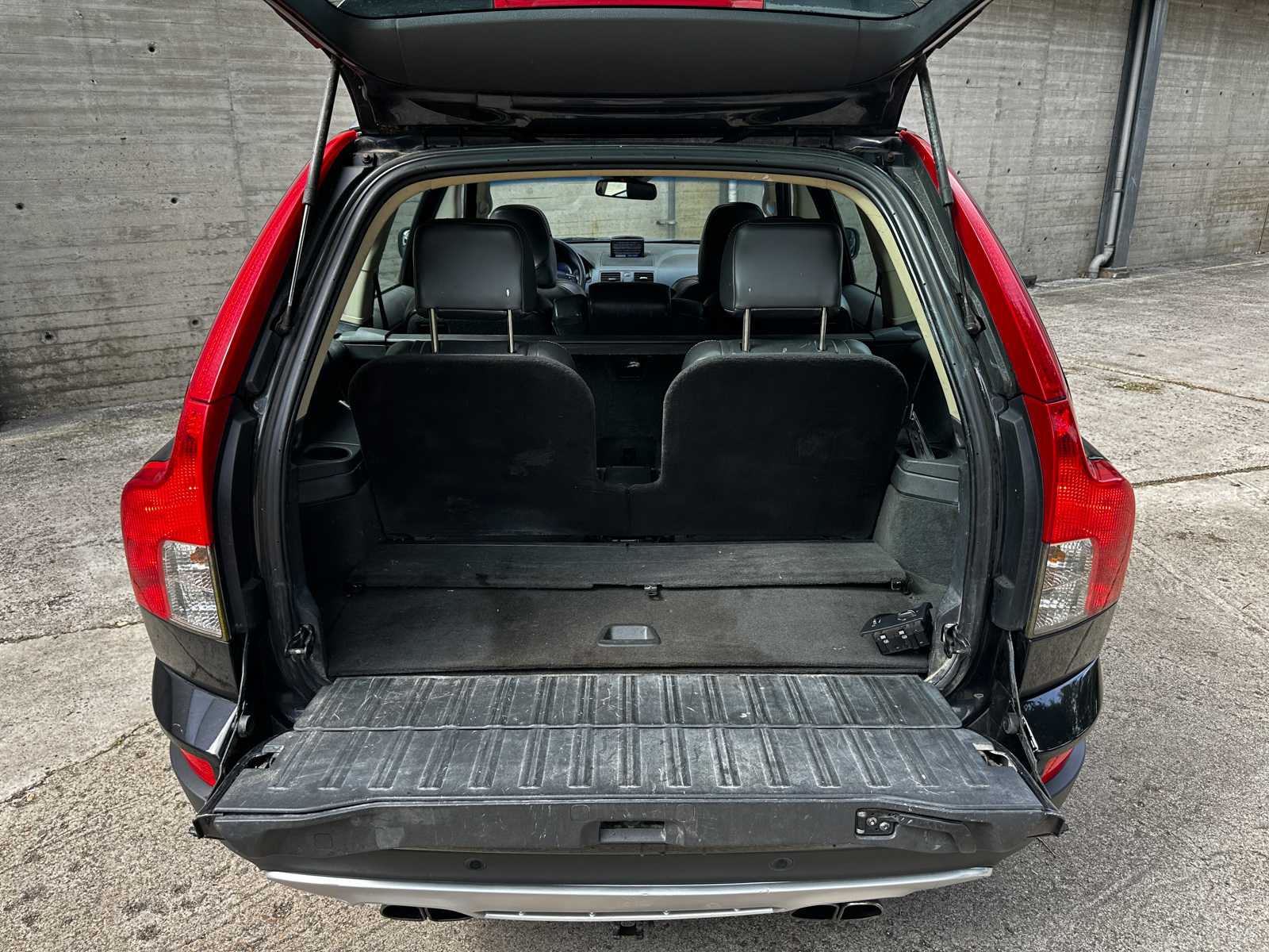 Volvo XC90 4.4 V8 Momentum 315pk 2007 (7-persoons), X-130-FL Youngtimer