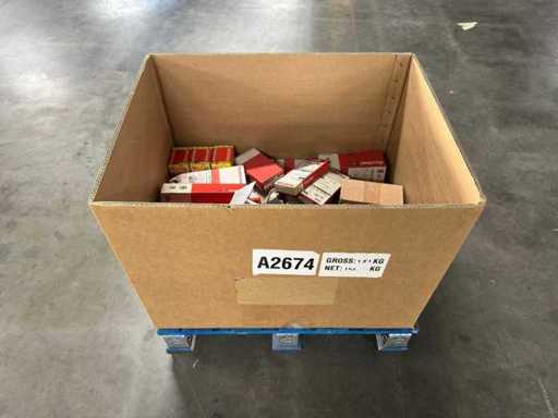 Fischer / inne – śruby, nakrętki, śruby, podkładki