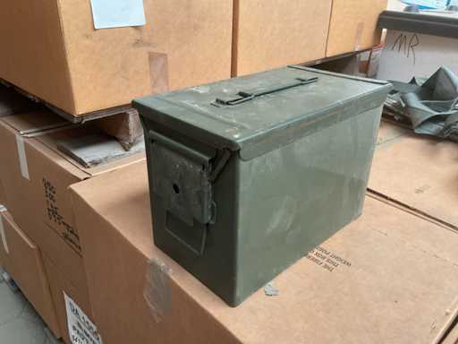 Ammunition boxes (8x)