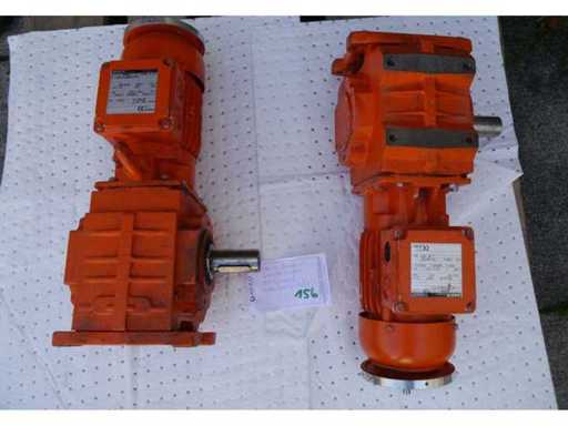 Danfoss Bauer - Type BS10-11 - 2010 - Moteur à engrenages BS10/11, angle de 90°, voir plaque nominative (2x)