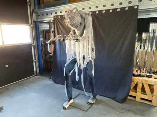Animatronico lupo mannaro di Halloween