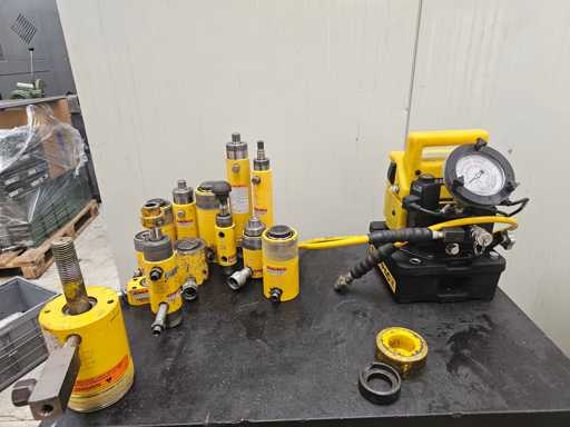 ENERPAC hydraulische cilinderset met elektrische hydraulische pomp