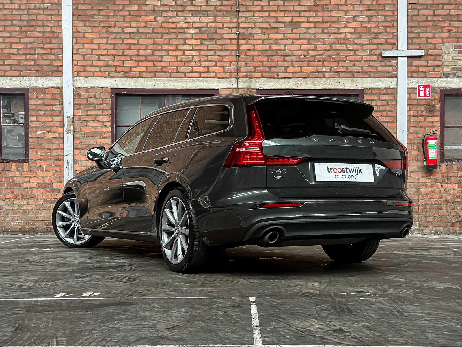 Volvo V60 2.0 T4 Moment.Pro 188pk 2019, ZP-740-L