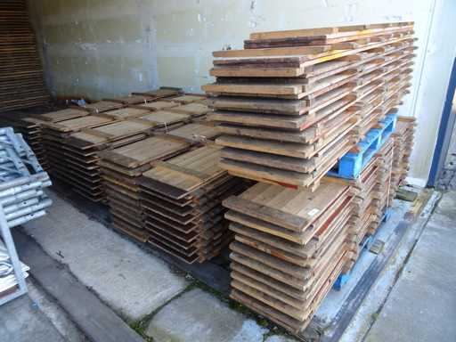 Un lotto di assi del pavimento 170m2