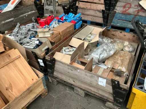 Batch of engine parts