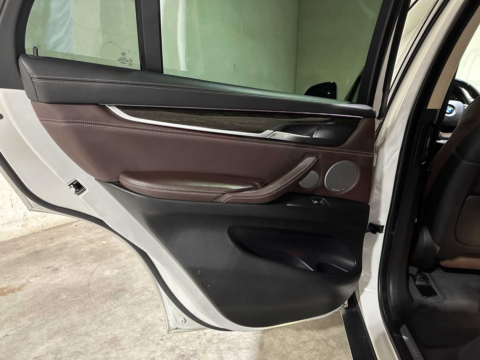 BMW X5 xDrive50i 4.4 V8 High Executive 449pk 2014, J-094-RR