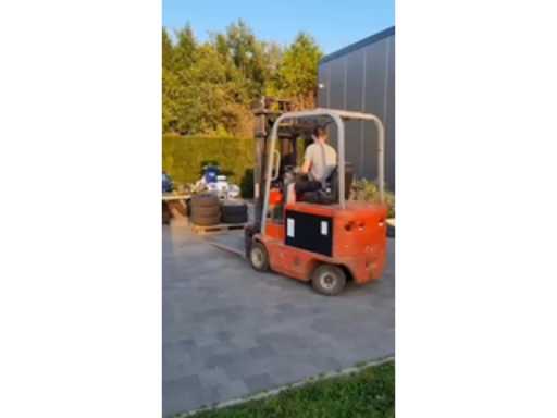 60230310-5473-421d-8e04-1e84452153a9.mp4