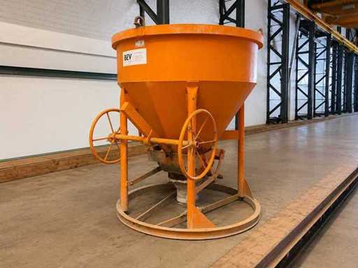 2017 HMT 432106 Cube en béton 1000 litres