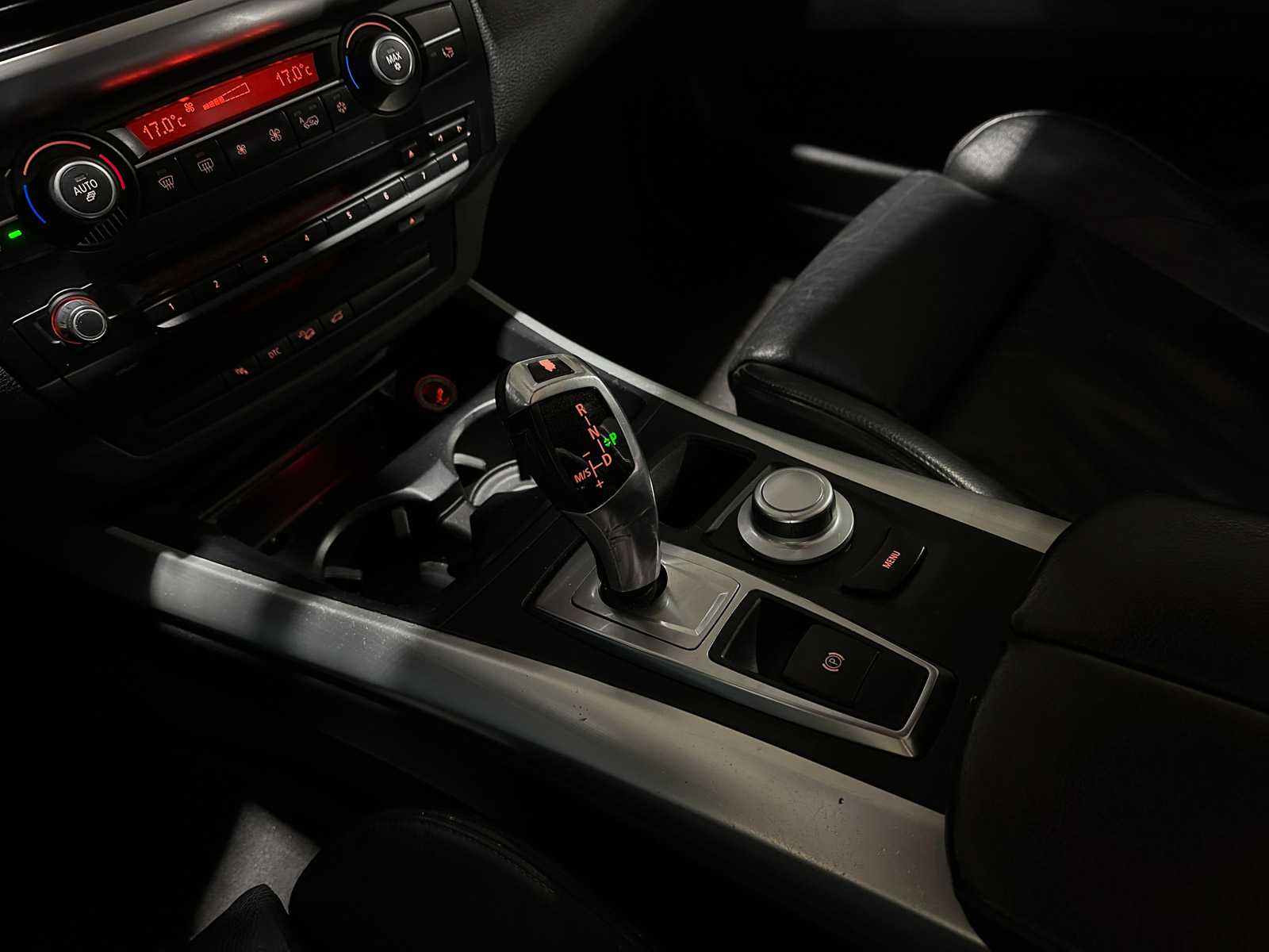 BMW X5 xDrive48i 4.8 V8 E70 355pk 2007, P-834-RB Youngtimer