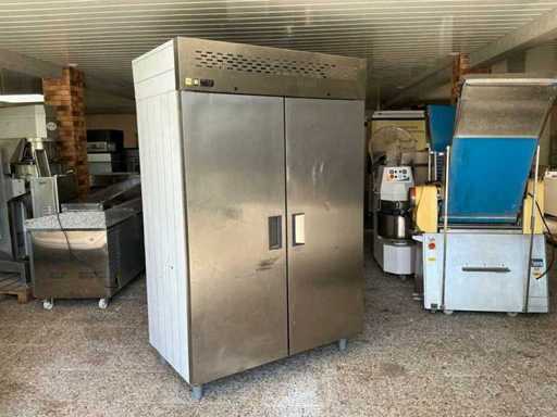 Two-door upright freezer